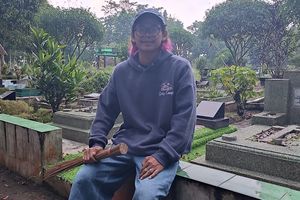 Kisah Ponco 'Makamcleaner': Bersihkan 467 Makam, dari Magelang hingga Gunungkidul