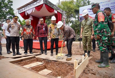 Menkop Resmikan Pembangunan Koperasi Kelurahan Merah Putih Sokoduwet di Kota Pekalongan