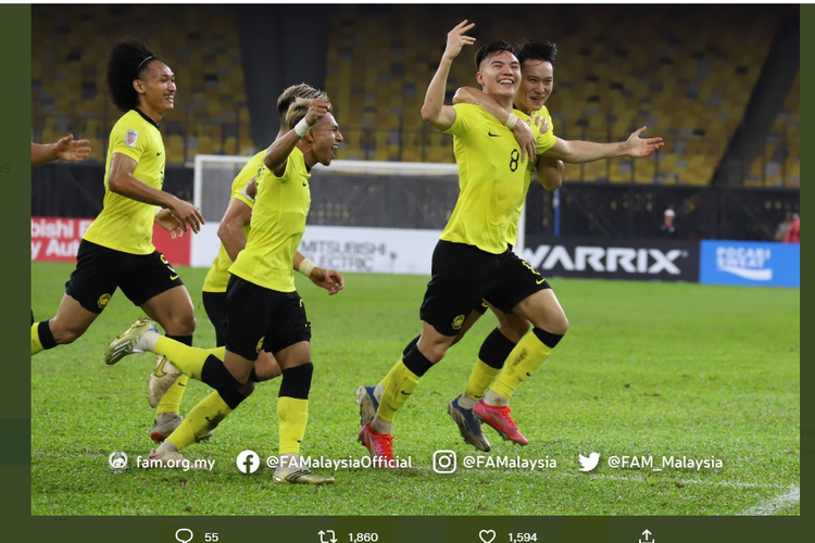 Tangkapan layar Twitter @FAM_Malaysia yang menangkap momen perayaan gol timnas Malaysia ke gawang Singapura pada laga terakhir Grup B Piala AFF 2022 di Stadion Bukit Jalil, Kuala Lumpur, Selasa (3/1/2023) malam WIB. Timnas Malaysia berhasil memenangi laga tersebut dengan skor 4-1 dan finis di peringkat kedua klasemen Piala AFF 2022.