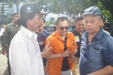 Dilaporkan oleh Reza Artamevia, Gatot Brajamusti Tersenyum Lebar