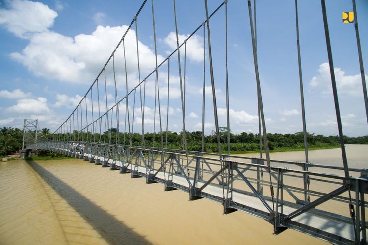 Kementerian PUPR Selesaikan 120 Jembatan Gantung di 22 Provinsi
