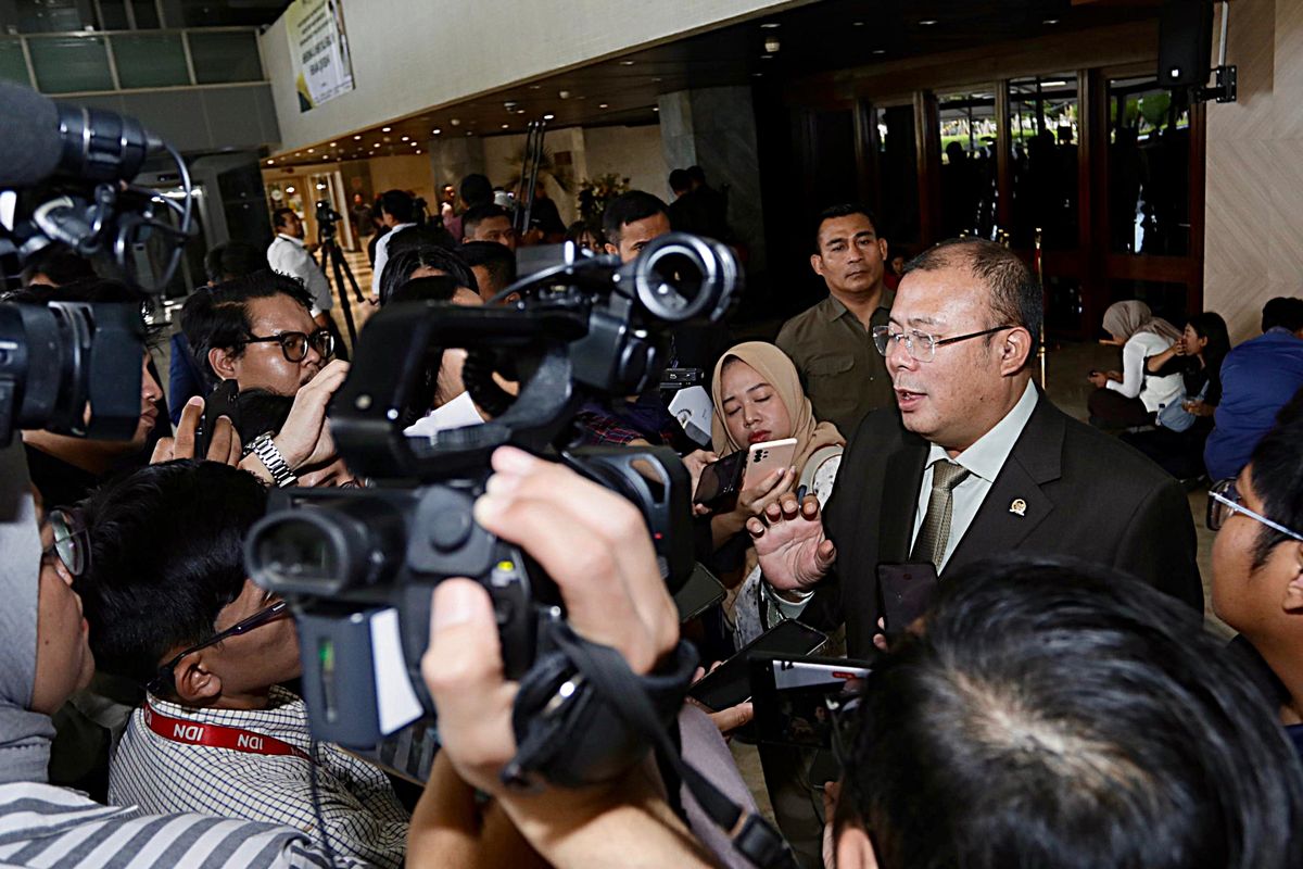 Wakil Ketua DPR RI Koordinator Bidang Kesejahteraan Rakyat (Korkesra) Cucun Ahmad Syamsurijal usai Rapat Paripurna yang diselenggarakan di Gedung Nusantara II, DPR RI, Selasa (27/5/2025). 
