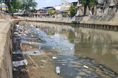 Lurah Kwitang Sebut Kali Kotor di Belakang Kantornya Tugas Badan Air