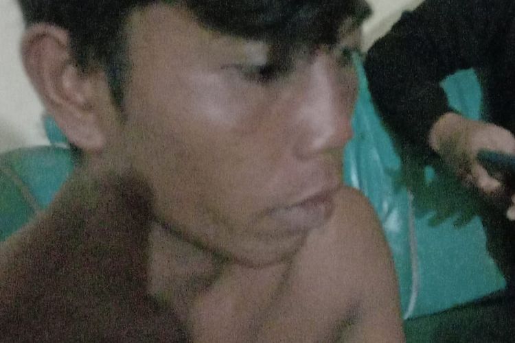 Foto: Tolak Imen Haryanto (24) warga Desa Demung, Kecamatan Besuki, Kabupaten Situbondo, Provinsi Jawa Timur menjadi tersangka begal payudara.