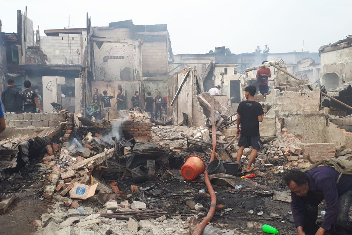 Kondisi kebakaran di Kampung Bali Matraman, Tebet, Jakarta Selatan, Rabu (10/7/2019). Kawasan ini adalah kawasan padat penduduk.