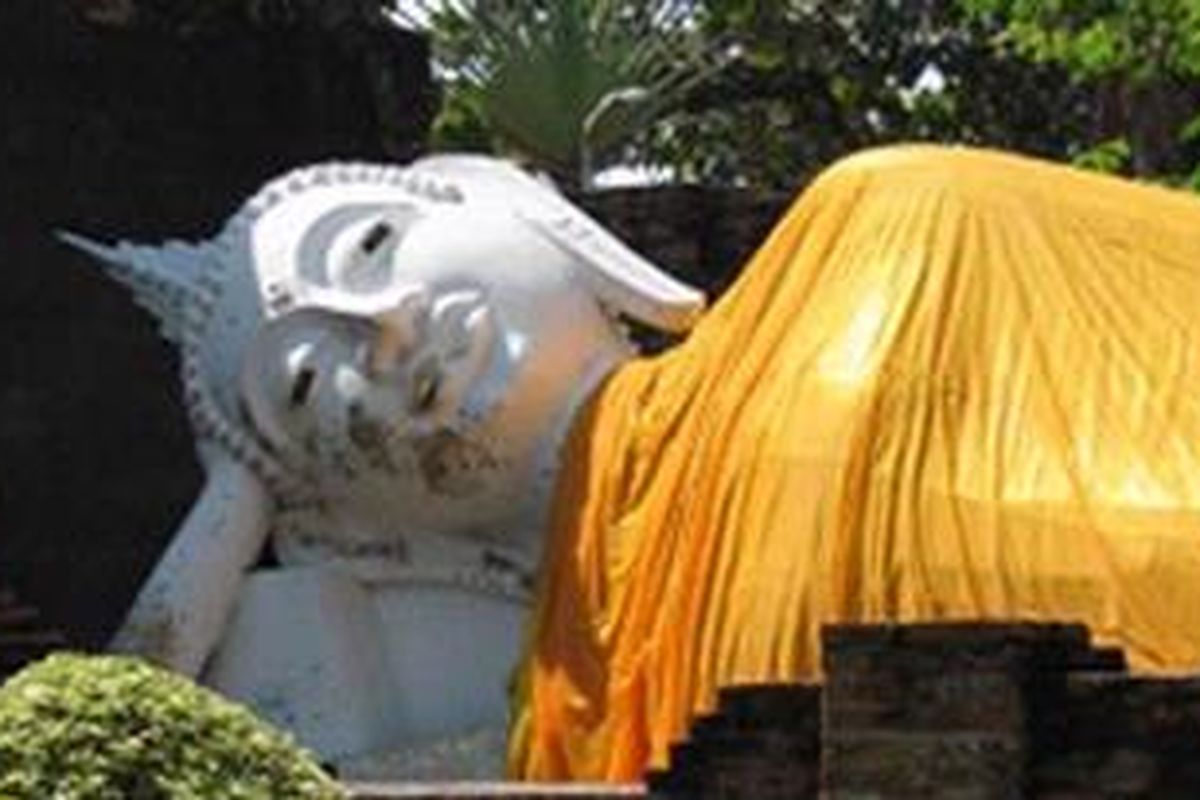 Sleeping Buddha di Wat Chaimongkhon.