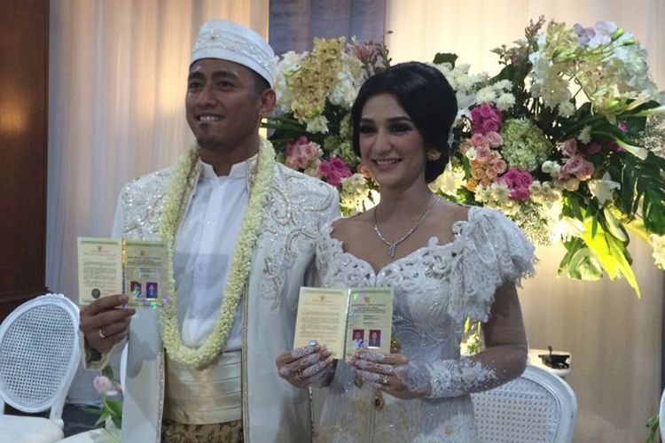 Fanny Ghasani menikah dengan Erwan di Raden Bahari di kawasan Buncit, Jakarta Selatan, Sabtu (20/5/2017).