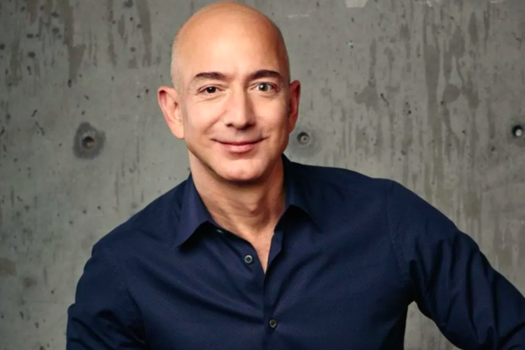 Jeff Bezos. Ilustrasi beda wajah orang kaya dan orang miskin menurut persepsi masyarakat.