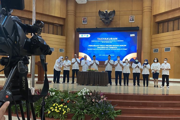Kegiatan syukuran disahkannya UT menjadi PTN BH oleh Presiden Joko Widodo melalui Peraturan Pemerintah No. 39 Tahun 2022 pada tanggal 20 Oktober 2022. Kegiatan digelar di UT Convention Center (UTCC), Tangerang Selatan, pada 28 Okotber 2022