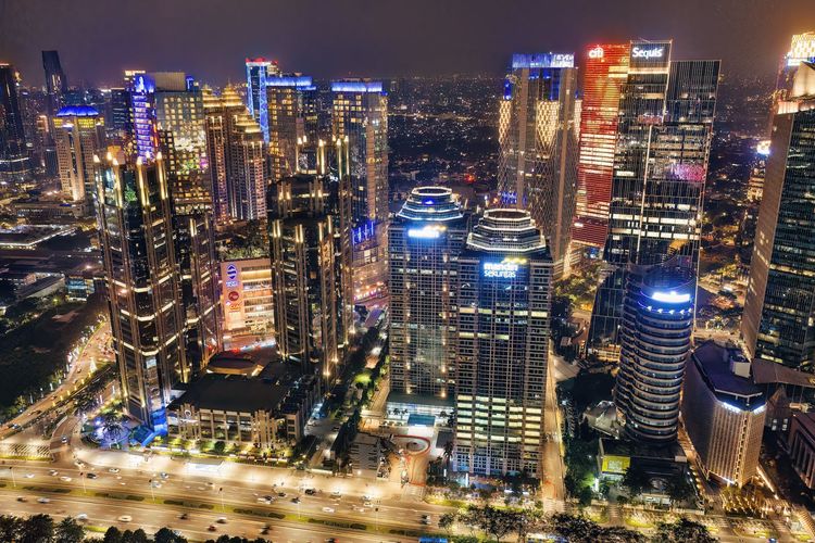 5 Tempat Makan Rooftop dengan Pemandangan Kota Jakarta, Ada Food Court