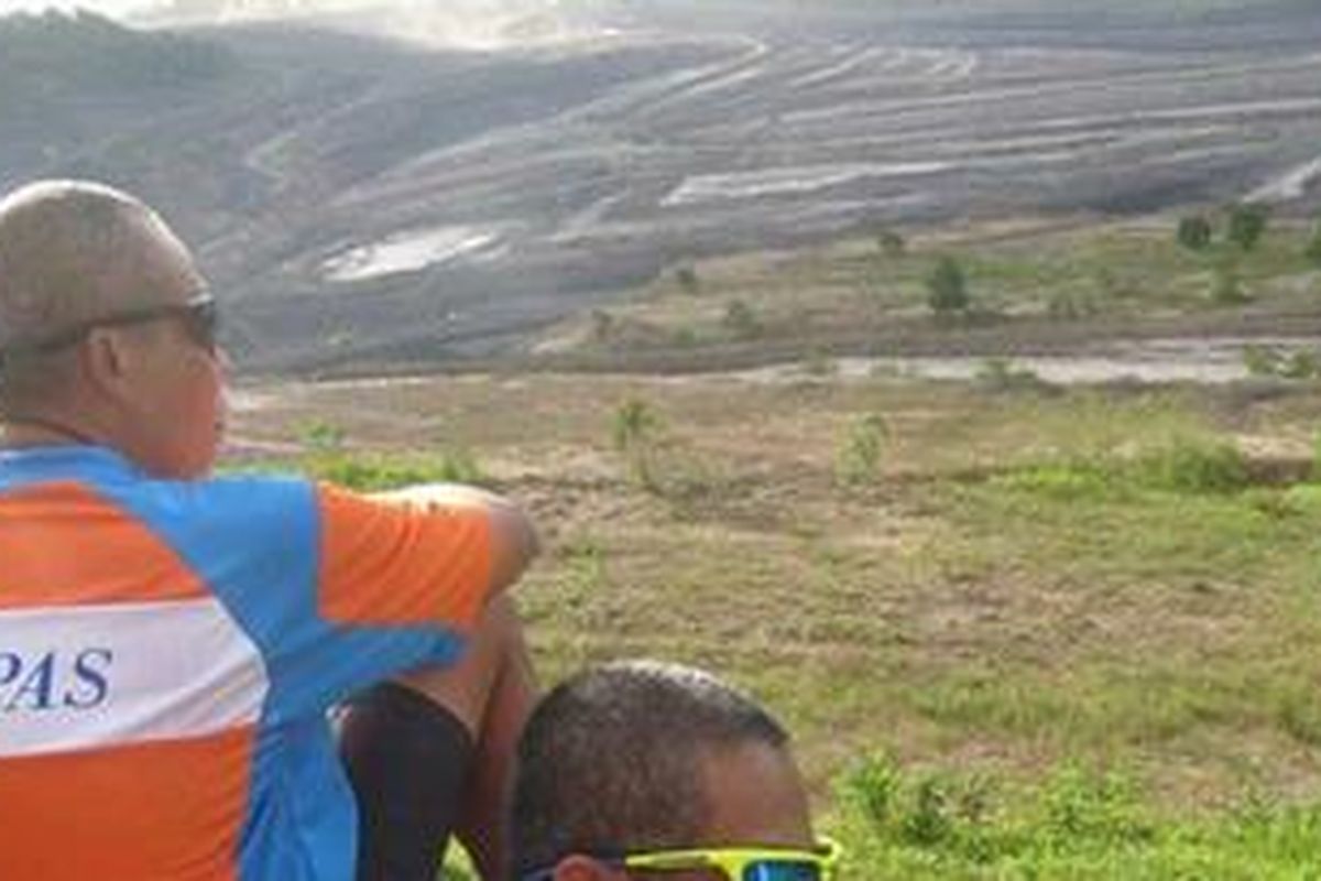 Peserta Jelajah Sepeda Jakarta-Palembang mendapat kesempatan menyaksikan tambang batubara PT Bukit Asam, Muara Enim.