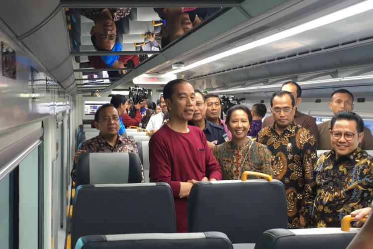 Cara naik kereta bandara