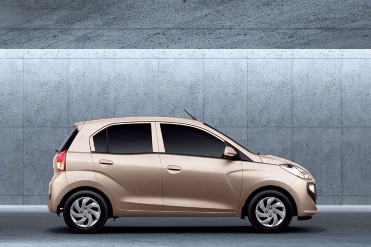 Hyundai Santro.