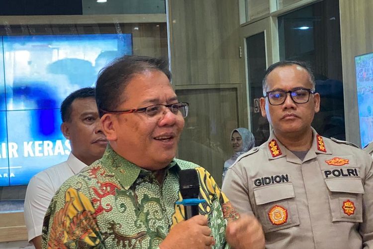 Kriminologi Universitas Indonesia (UI), Adrianus Meliala saat hadir dalam jumpa pers di Polres Metro Jakarta Utara pada Senin (28/8/2023) tentang penyiraman air keras di Kamal Muara. 