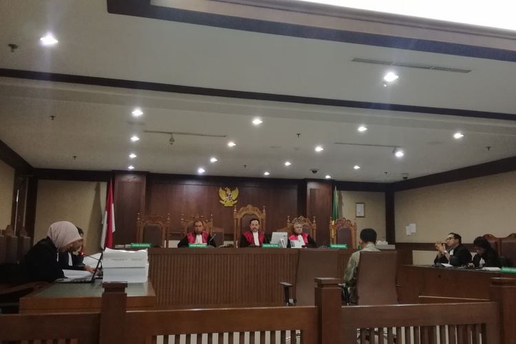 Mantan General Manager Divisi Gedung PT Hutama Karya (Persero), Budi Rachmat Kurniawan dituntut 7 tahun penjara oleh jaksa Komisi Pemberantasan Korupsi (KPK), Senin (15/7/2019).