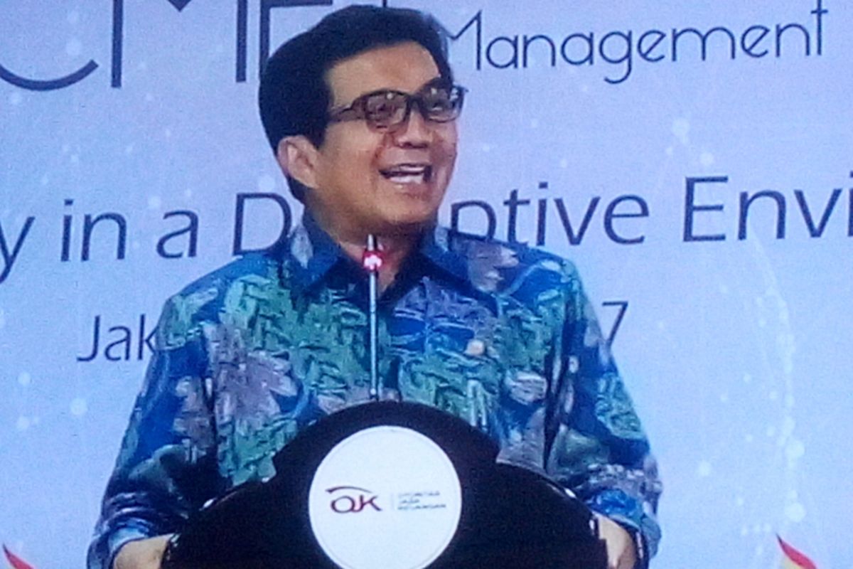Ketua Dewan Komisioner Otoritas Jasa Keuangan (OJK) Muliaman D Hadad dalam acara Indonesia Change Management Forum (ICMF) di Jakarta, Senin (3/4/2017).
