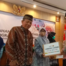 Zakat Kuatkan Indonesia, Lazismu Sumbangkan 500 Paket Sembako buat Para Guru