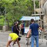 Viral Video Pemuda Perbaiki Jalan Rusak di Pekanbaru Pakai Uang Pribadi