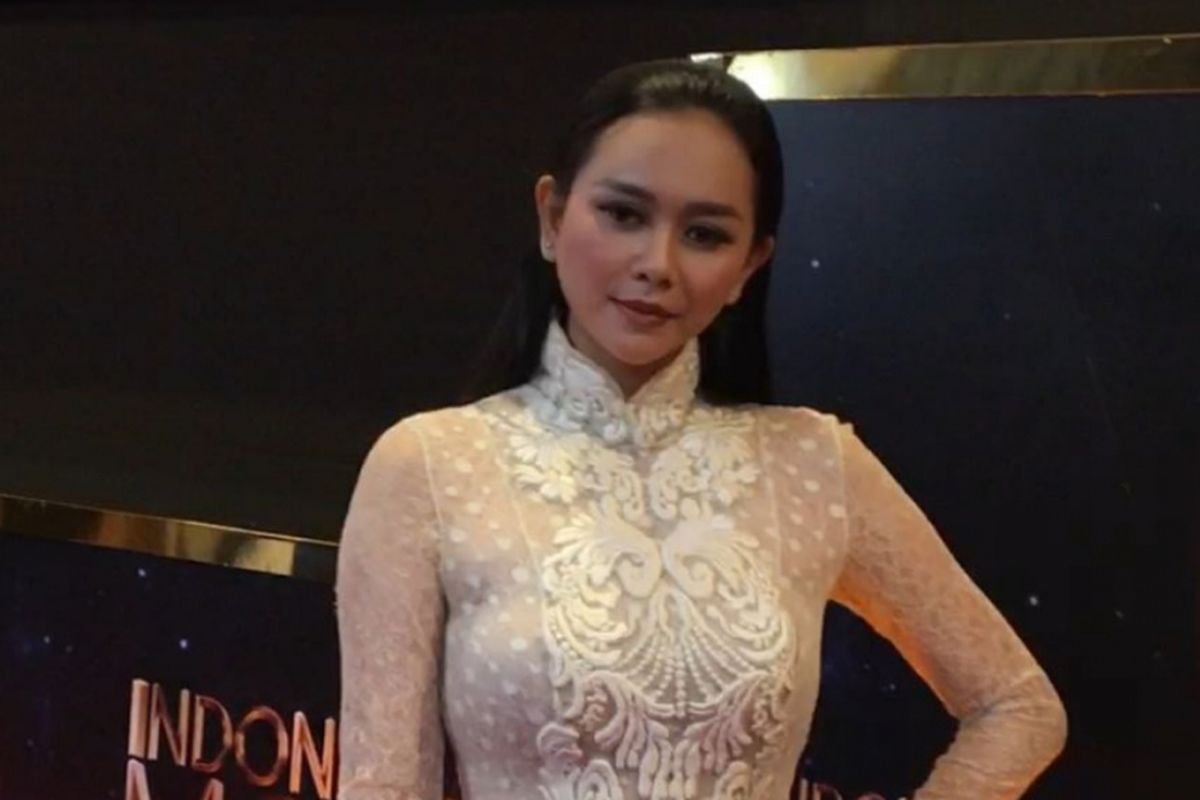 Aura Kasih saat menghadiri ajang Indonesia Movie Actors Awards 2018 di MNC Studio Tower II, Jakarta Barat, Rabu (4/7/2018) malam.