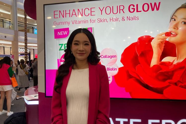 Pakar estetika dan kesehatan kulit, dr. Yessica Tania, Dipl. AAAM., dalam acara peluncuran Zegavit Gummy Vitamin dari PT Kalbe Farma Tbk di Jakarta, Jumat (29/5/2026).