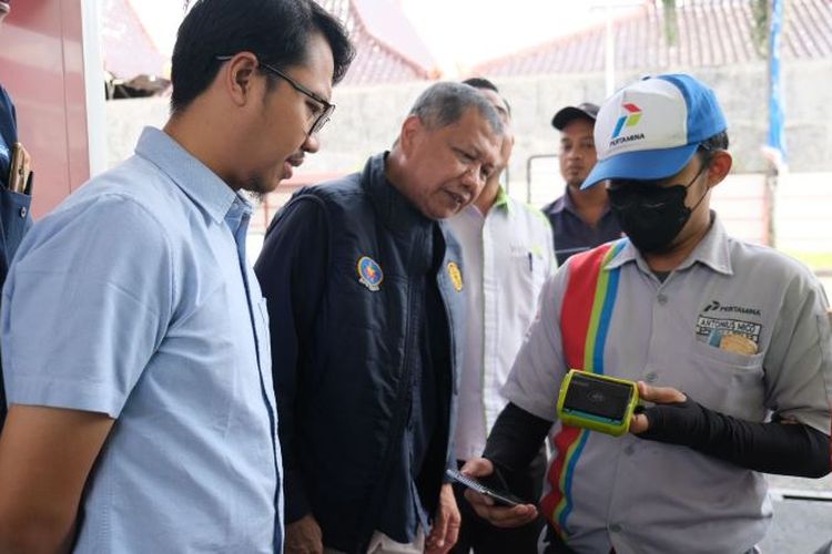 Peninjauan ketersediaan BBM yang dilakukan oleh BPH Migas ke SPBU di Surakarta. 