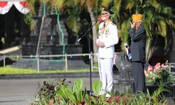 Saat Upacara HUT Ke-75 RI, Ganjar Undang Veteran Naik ke Podium