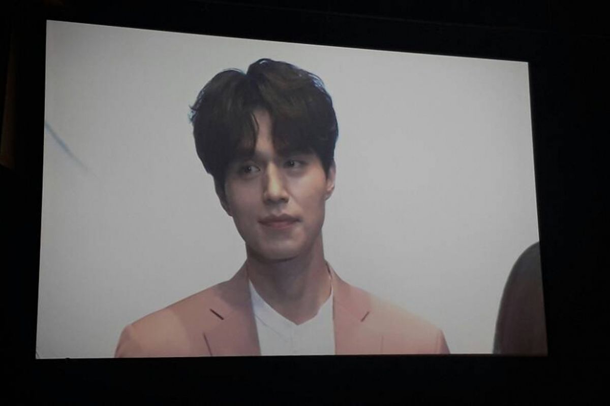 Artis peran Lee Dong Wook menyapa para penggemar Indonesia dalam fan meeting bertajuk For My Dear di Kasablanka Hall, Kota Kasablanka, Jakarta Selatan, Sabtu (20/5/2017).