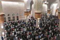 20.000 Warga Antusias Ikuti Shalat Tarawih di Masjid Raya Sheikh Zayed