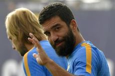 Arda Turan Bantah Tuduhan Menyerang Penyanyi Turki dan Bawa Senjata