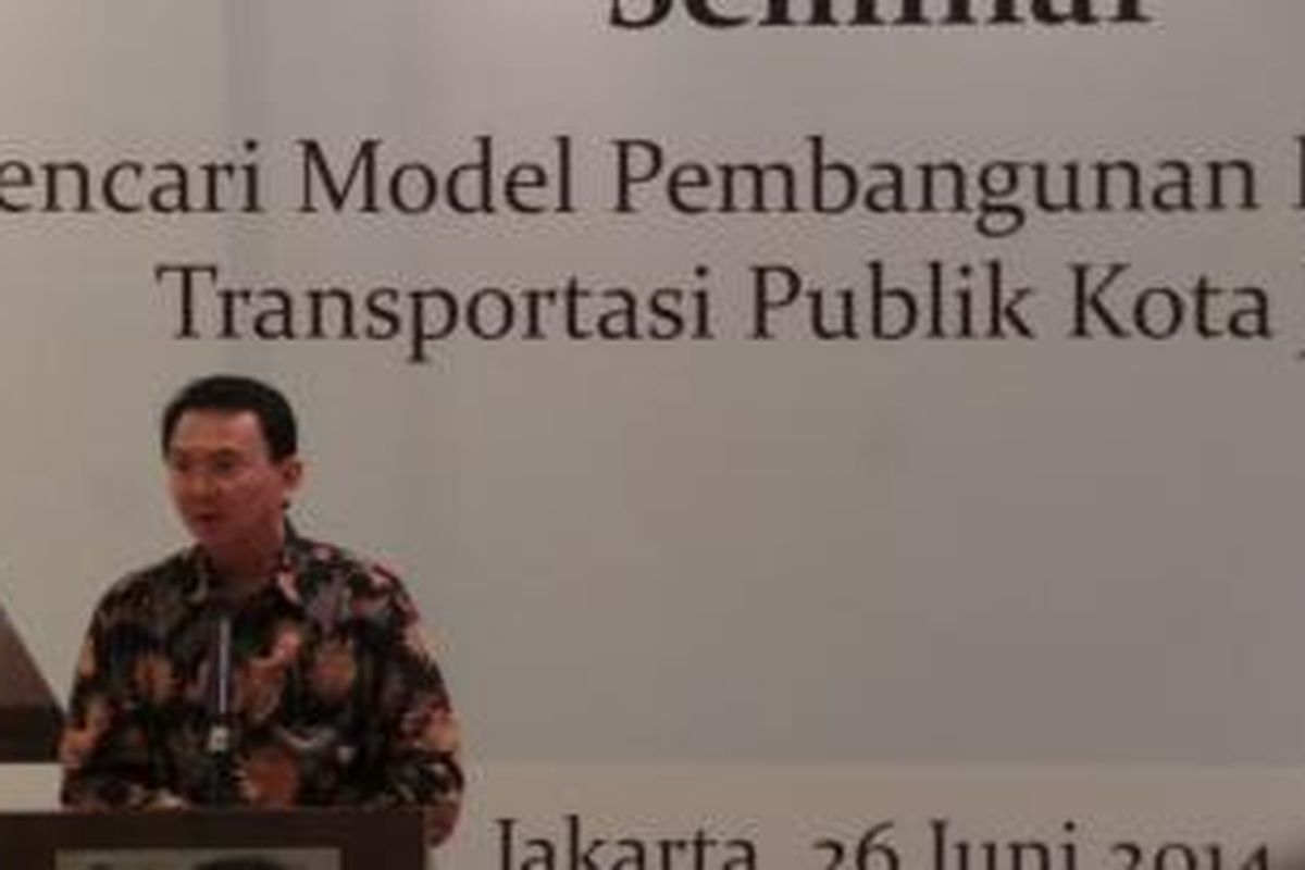 Pelaksana Tugas (Plt) Gubernur DKI Jakarta Basuki Tjahaja Purnama dalam sebuah acara diskusi transportasi, di Hotel Pullman, Jakarta, Kamis (26/6/2014).