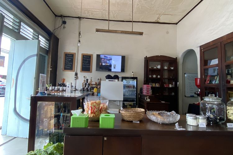 Nuansa jadul kedai Kopi Bah Sipit