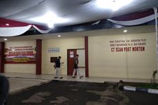 Isak Tangis Keluarga di RS Polri Menunggu Jenazah Dokter Lety