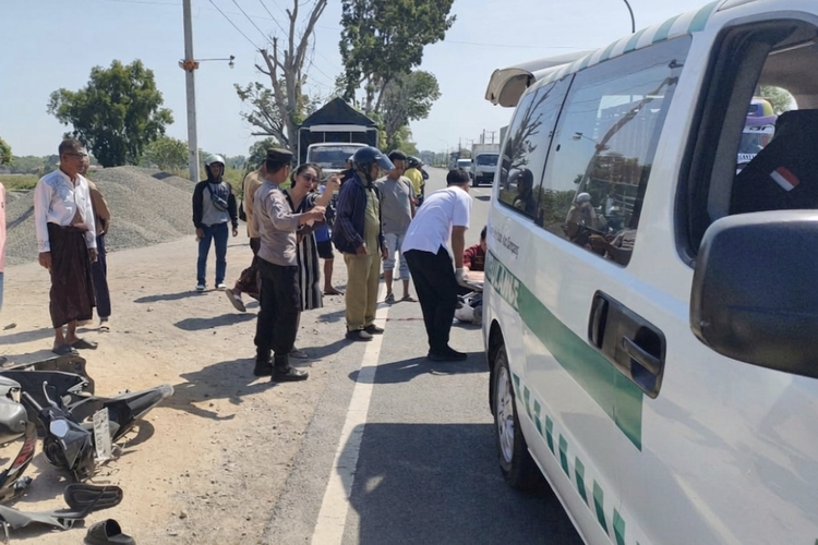 Kecelakaan di Sampang, Pengendara Motor 16 Tahun Meninggal Tertabrak Mobil