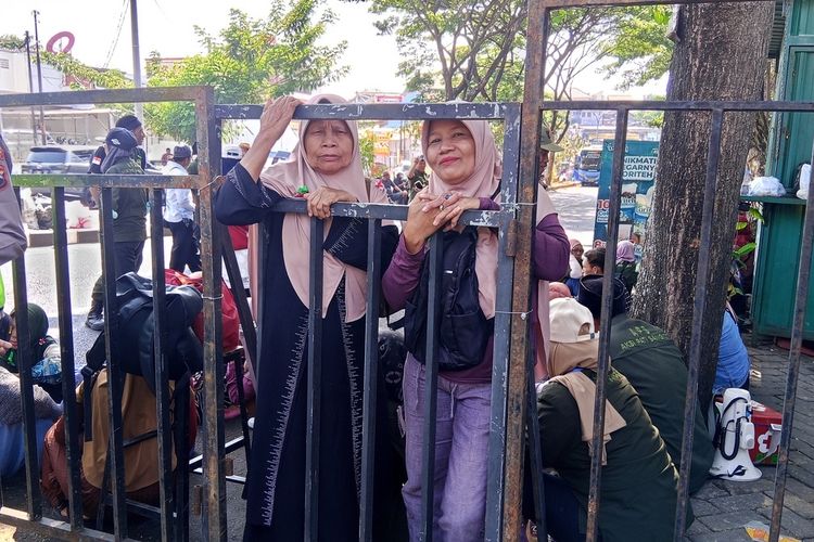 Jelang Sidang Tuntutan Bupati Pati Sudewo, Pendukung Mulai Berdatangan di Pengadilan Tipikor Semarang