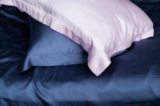 Jenis dan Bahan Sarung Bantal Menentukan Kenyamanan Tidur Anda