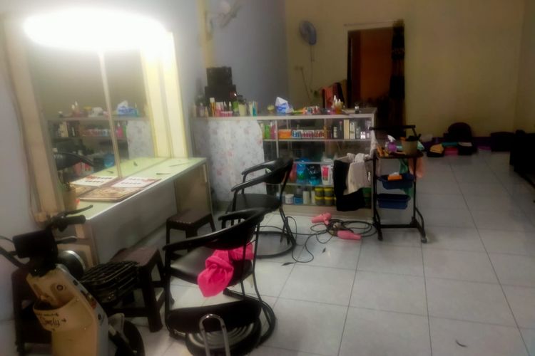 Potret lokasi penemuan wanita tewas di Salon Kecantikan, Kecamatan Kedawung, Kabupaten Sragen, Jawa Tengah (Jateng).