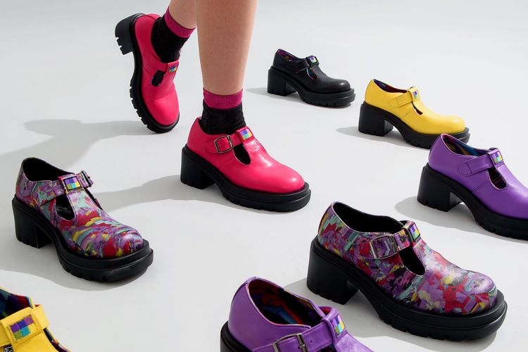 Koleksi terbaru MKS Shoes bertajuk #TakeYouThere yang berkolaborasi dengan seniman grafis gerak dan VJ, Isha Hening. 