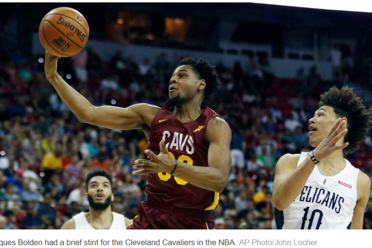 Pemain naturalisasi Marques Bolden (kiri), yang saat ini berstatus pemain klub NBA G-League, Salt Lake City Stars, sudah bergabujg dengan Timnas Bola Basket 5x5 putra Indonesia.