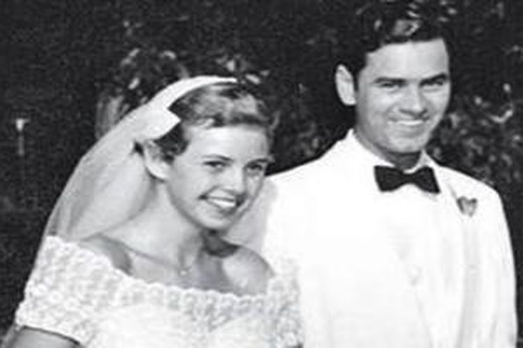 Hari pernikahan Bob dan Gail Phillips, 61 tahun silam