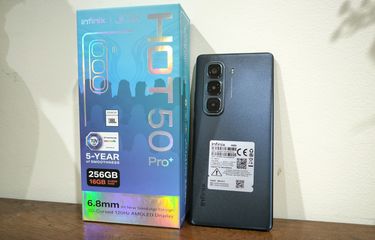 Menggenggam Infinix Hot 50 Pro Plus, HP Kolaborasi dengan JKT48 ...