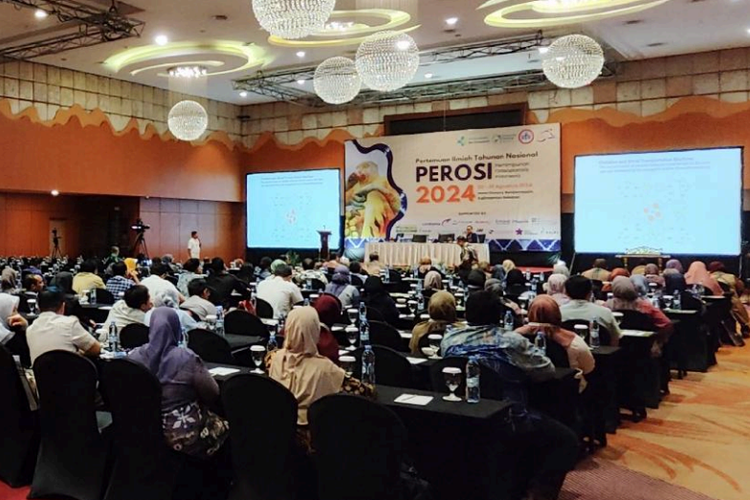 PITNAS Perosi 2024 mengangkat tema Perspektif, Potensi, dan Implementasi Kekayaan Hayati Indonesia dalam Manajemen Osteoporosis. Kegiatan ini digelar di Hotel Galaxy Banjarmasin, Kalimantan Selatan, Jumat-Sabtu (30/8/2024 - 31/8/2024).