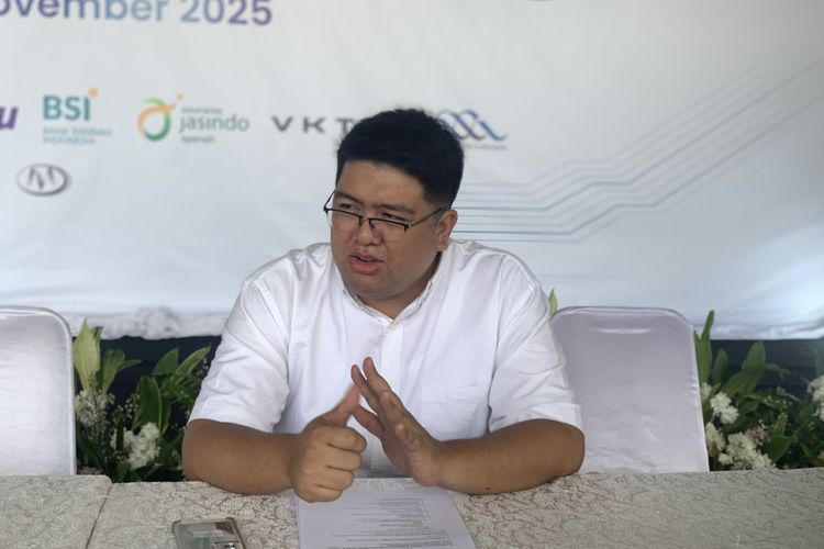 Vice President Corporate Secretary Perum Damri Chrystian RM Pohan saat temu media di Pool Damri Kemayoran, Selasa (25/11/2025).