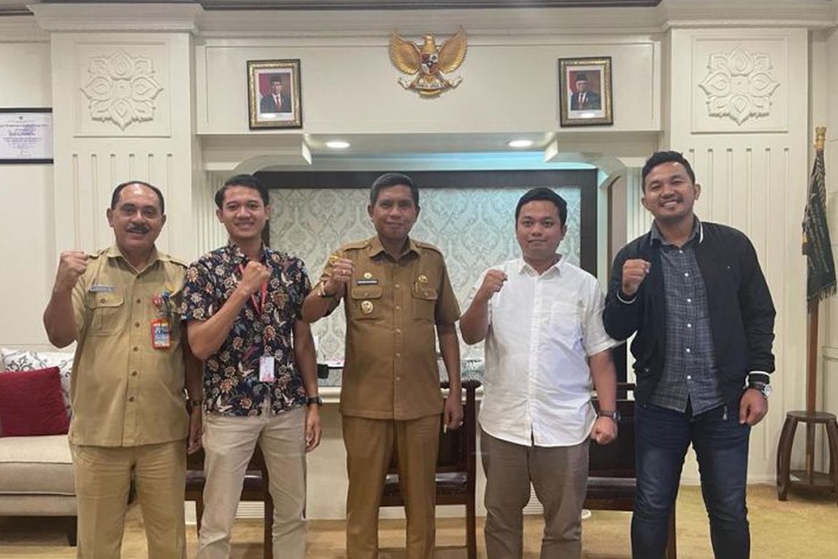 Pemerintah Kota (Pemkot) Ambon melakukan pertemuan bersama gerai modern Indomaret dan Alfamidi untuk memasarakan produk lokal UMKM Ambon.