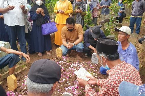 Nakes yang Mayatnya Ditemukan di Tol Semarang Dikuburkan Satu Liang dengan Anaknya