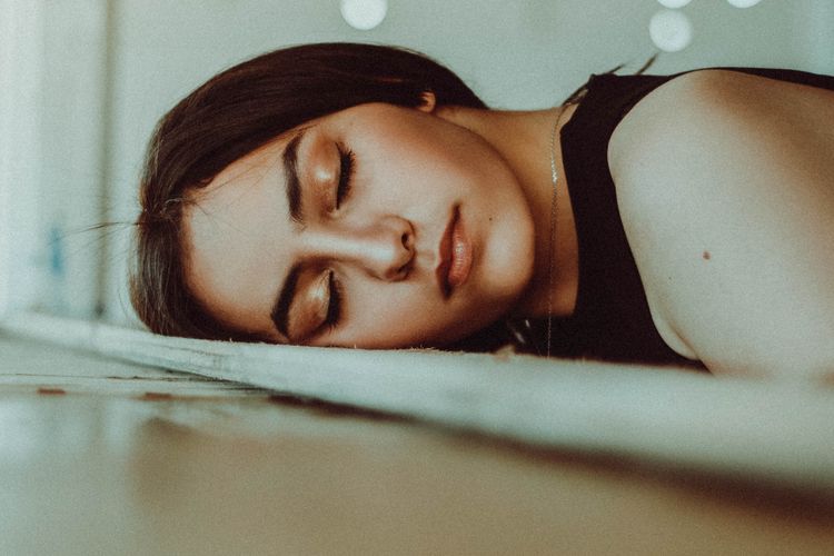 Mengantuk karena kurang tidur bisa membuat Anda malas berolaraga dan beraktivitas, hal ini bisa memicu pertambahan berat badan.