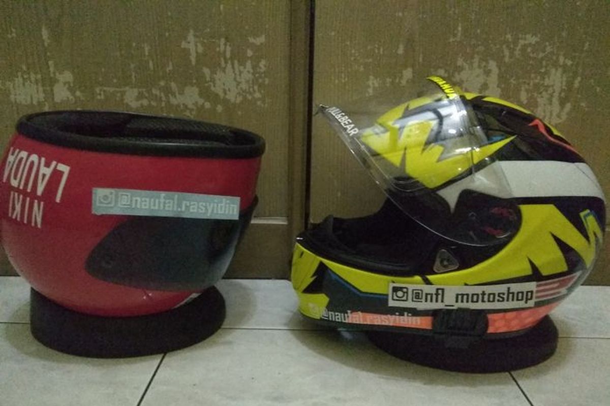 Posisi helm terbalik