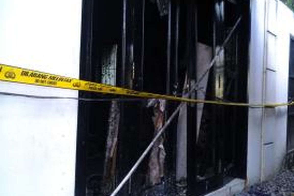 Rumah almarhum Ustaz Jefri Al Buchori di Jalan Narmada III, Perumahan Bukit Mas, Rempoa, Jakarta Selatan, terbakar pada Jumat (20/6/2014) dini hari.
