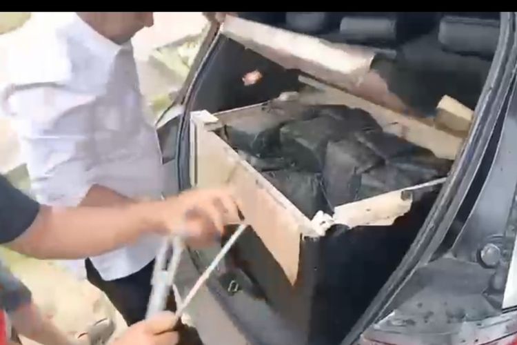 Kurir Sembunyikan 25 Kg Sabu di Dalam Speaker Mobil, Dijanjikan Upah Rp 50 Juta