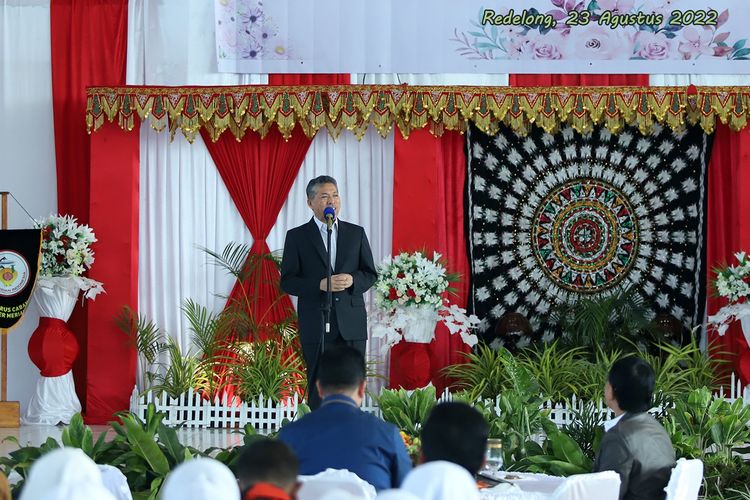 Rektor Universitas Syiah Kuala (USK) Prof. Dr. Ir. Marwan pada Peringatan Hari Ulang Tahun Ikatan Bidan Indonesia (IBI) ke 71 tahun di Redelong Kabupaten Bener Meriah, Selasa (23/8/2022).