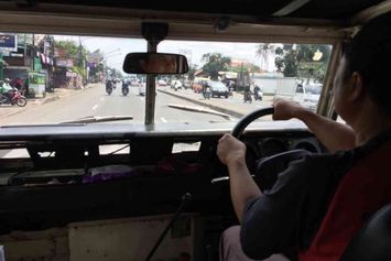 Mudik Penuh Cerita, Kenangan Bersama Mobil Tua Keluarga